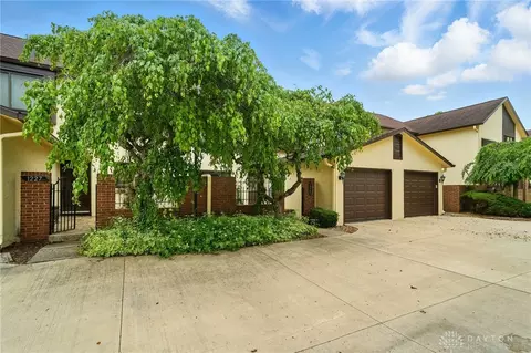 1225 Chevington Ct, Dayton, OH 45459 photo 2