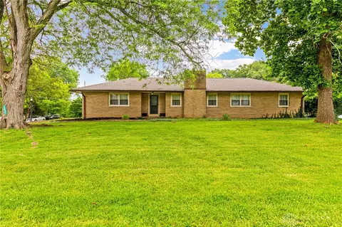 8684 Woodview Dr, Cincinnati, OH 45231