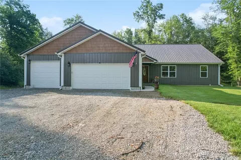 6226 Hunt Rd, Fayetteville, OH 45118