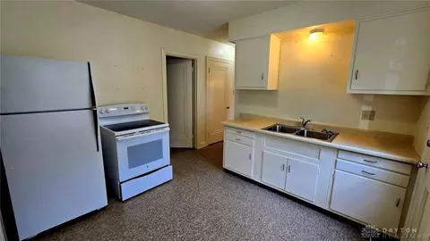 Kitchen - 609-611 Peach Orchard Rd #609-611, Kettering, OH 45419 photo 2 of 4