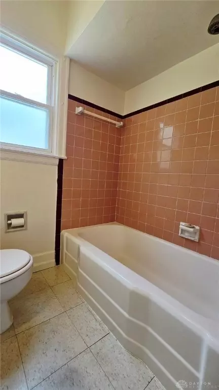 Bath - 609-611 Peach Orchard Rd #609-611, Kettering, OH 45419 photo 3 of 5