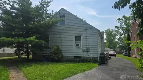Exterior - 609-611 Peach Orchard Rd #609-611, Kettering, OH 45419 photo 3 of 5