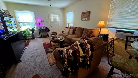 Living - 609-611 Peach Orchard Rd #609-611, Kettering, OH 45419 photo 3 of 4
