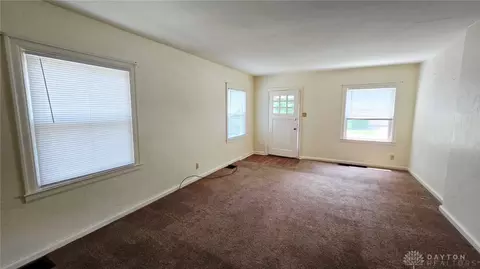 Living - 609-611 Peach Orchard Rd #609-611, Kettering, OH 45419 photo 1 of 4