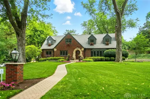 51 Forrer Rd, Oakwood, OH 45419
