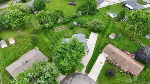 7607 Plamor Cir, Centerville, OH 45459 photo 35