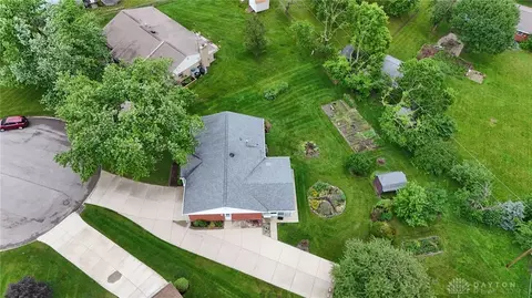 7607 Plamor Cir, Centerville, OH 45459 photo 37