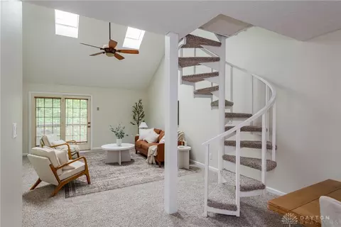 137 Crossridge Dr, Kettering, OH 45429 photo 3