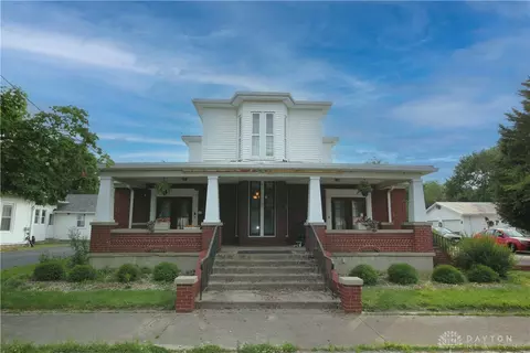 64 S South St, New Vienna, OH 45159