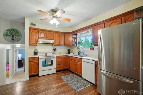 Kitchen - 765 Brunswick Dr, Enon, OH 45323 photo 2 of 4