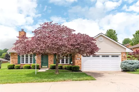 1825 Primrose Ln, Fairborn, OH 45324