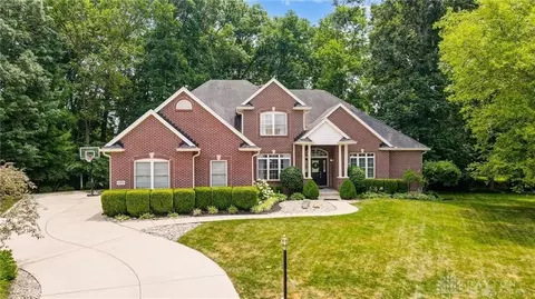 8900 Wildfire Ctr, Centerville, OH 45458