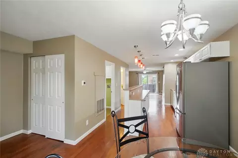 Entry Way - 647 Villa Rd #A, Springfield, OH 45503 photo 2 of 3