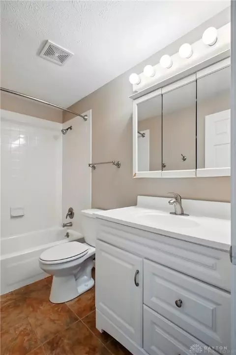 Bath - 647 Villa Rd #A, Springfield, OH 45503 photo 6 of 6