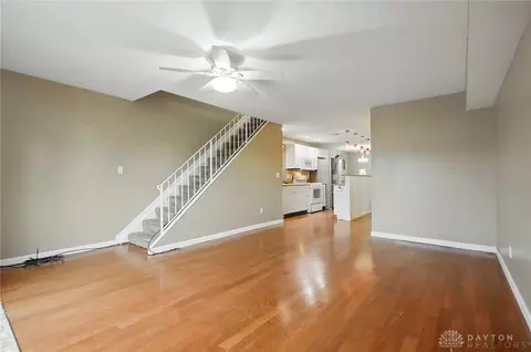 Living - 647 Villa Rd #A, Springfield, OH 45503 photo 3 of 3
