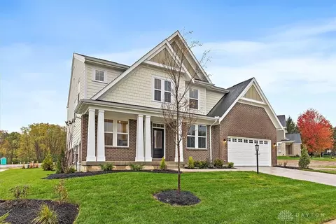 2379 Forest Oaks Dr, Beavercreek, OH 45431