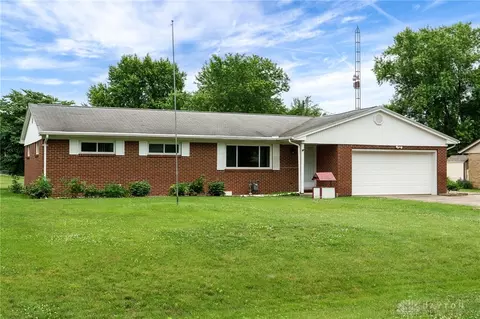 8866 Meadowlark Dr, Franklin, OH 45005