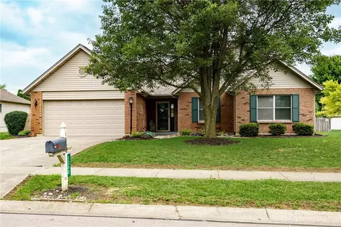 1360 Adamsmoor Dr, Waynesville, OH 45068