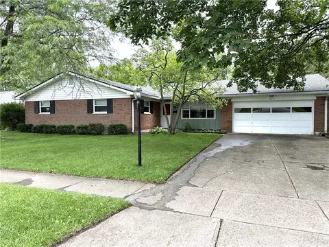 956 Sharewood Ct, Dayton, OH 45429