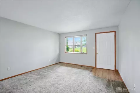 4654 Reno Ln, Springfield, OH 45503 photo 3