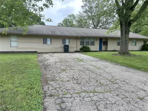 238 S Main St, Centerville, OH 45458