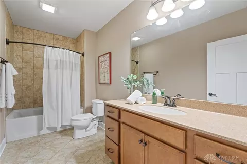 Bath - 79 White Beech Ct, Springboro, OH 45066 photo 5 of 9