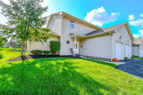 9689 Centerville Creek Ln, Centerville, OH 45458