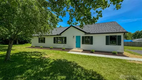 1816 N Woodland Dr, Fayetteville, OH 45118