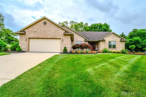 2690 Langtree Ln, Washington Township, OH 45458