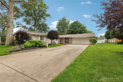 282 Hickory Dr, Greenville, OH 45331