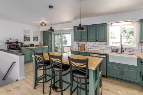 Kitchen - 551 Lowell Ave, Eldorado, OH 45321 photo 6 of 8