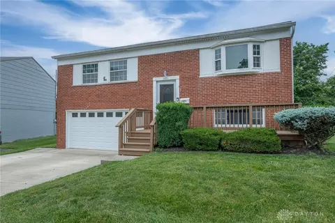 321 Ellenwood Dr, West Carrollton, OH 45449