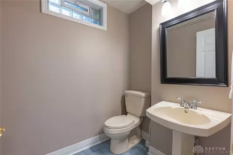 Bath - 1919 Tait Circle Rd, Kettering, OH 45429 photo 4 of 6