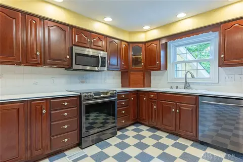 Kitchen - 1919 Tait Circle Rd, Kettering, OH 45429 photo 3 of 6