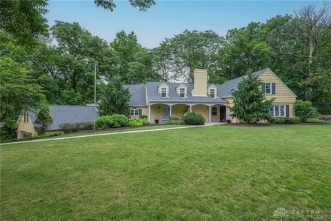 Exterior - 1919 Tait Circle Rd, Kettering, OH 45429 photo 6 of 8
