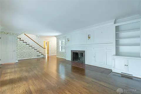Living - 1919 Tait Circle Rd, Kettering, OH 45429 photo 2 of 6