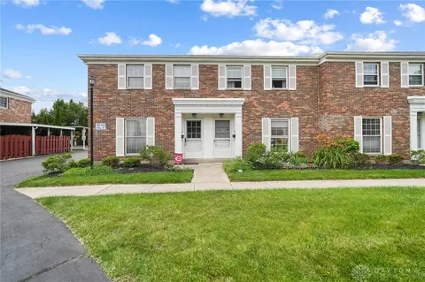 825 Clareridge Ln, Dayton, OH 45458