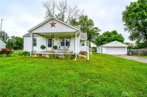 3890 Angus Ln, Moraine, OH 45439