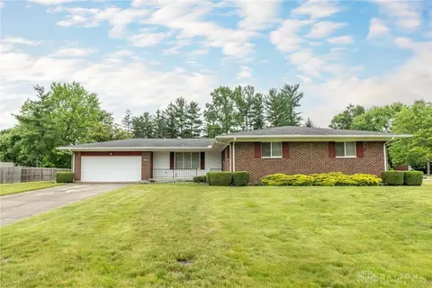 880 Todd Ct, Tipp City, OH 45371