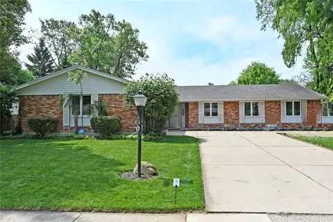 2244 Berrycreek Dr, Kettering, OH 45440