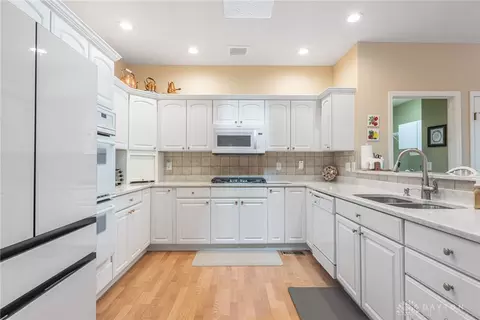 Kitchen - 866 Deer Run Rd, Centerville, OH 45459 photo 1 of 5