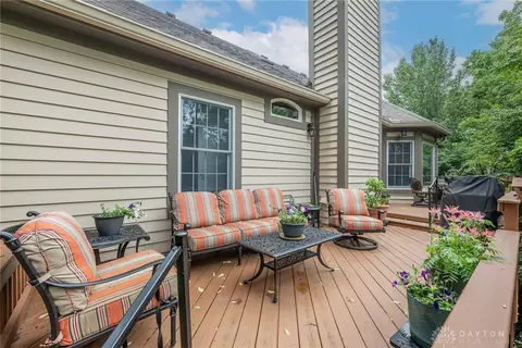 Exterior - 866 Deer Run Rd, Centerville, OH 45459 photo 5 of 11