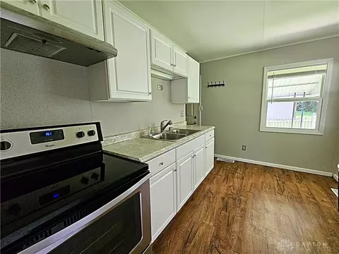 Kitchen - 2224 Vale Dr, Kettering, OH 45420 photo 1 of 2