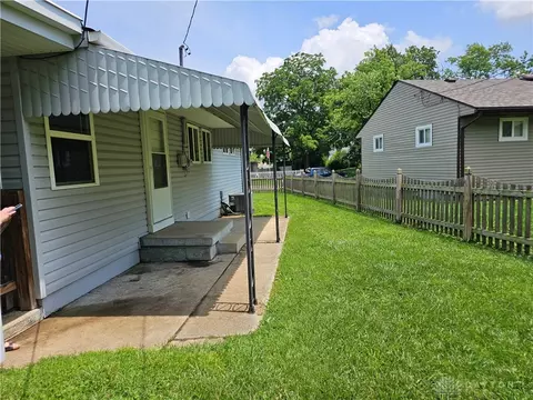 Exterior - 2224 Vale Dr, Kettering, OH 45420 photo 4 of 5
