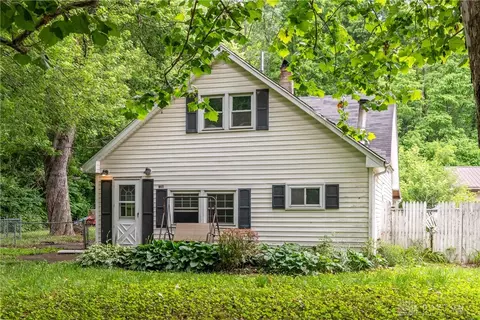 7398 Hinkle Rd, Middletown, OH 45042