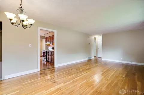 Living - 3046 Armen Ave, Kettering, OH 45432 photo 1 of 3