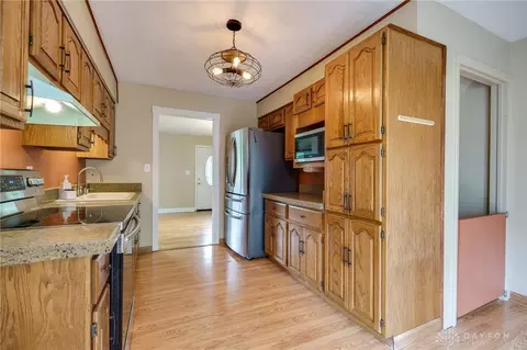 Kitchen - 3046 Armen Ave, Kettering, OH 45432 photo 3 of 4