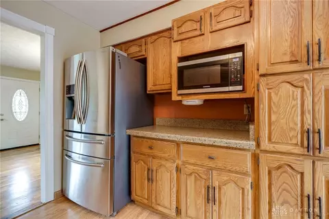 Kitchen - 3046 Armen Ave, Kettering, OH 45432 photo 4 of 4
