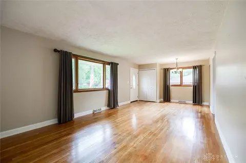 Living - 3046 Armen Ave, Kettering, OH 45432 photo 3 of 3