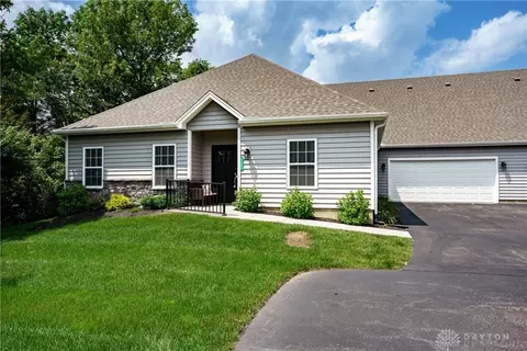 1102 Brookfield Dr, Waynesville, OH 45068